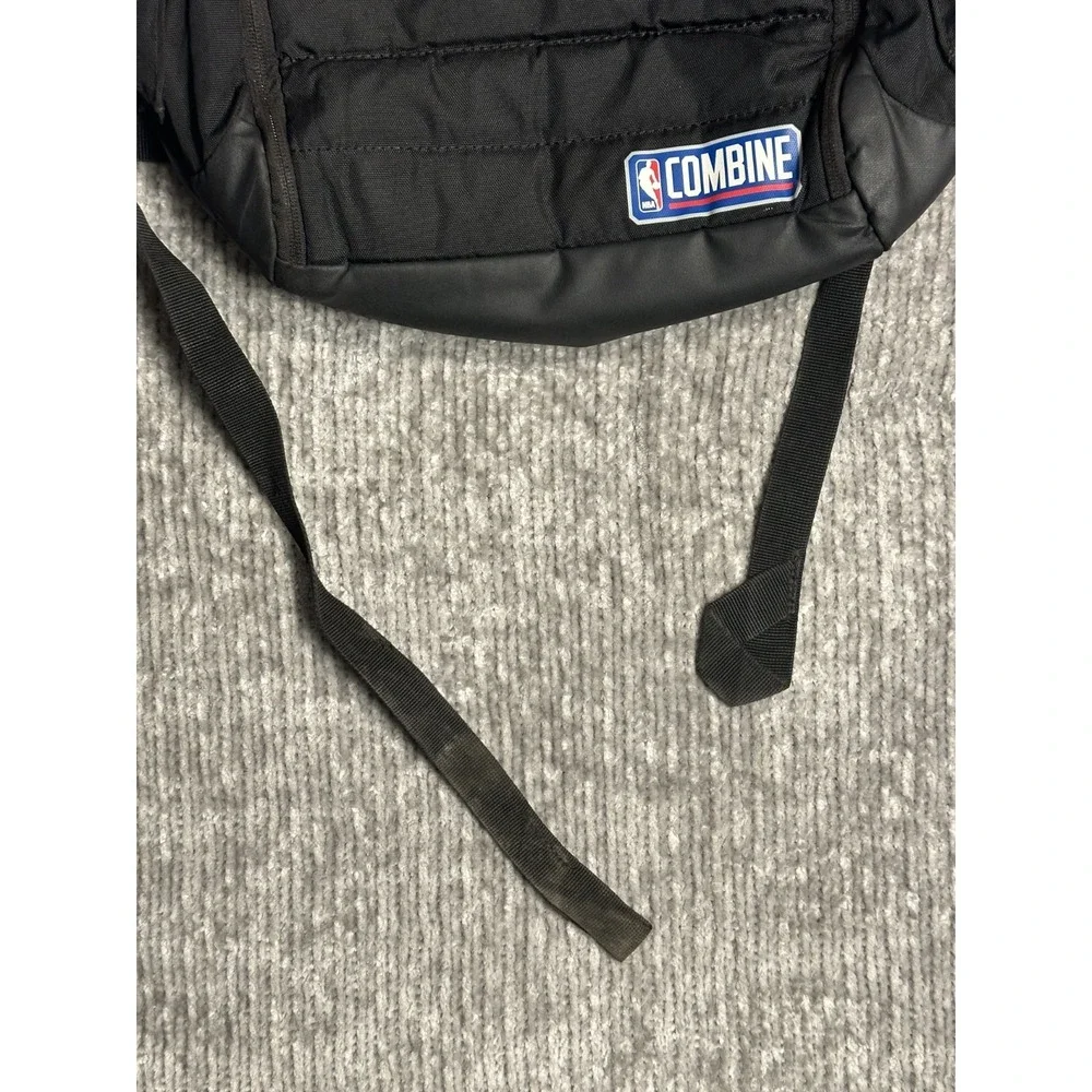 Under Armour New York Knicks NBA Undeniable Backpack Storm Black Combine
